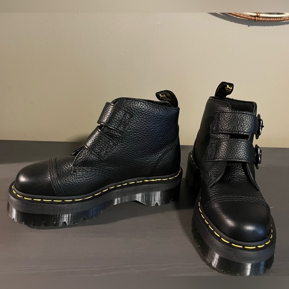 DR. Martens Devon Flower Quad Boots NWOB - Picture 13 of 16